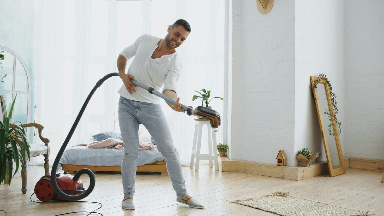 Step-by-step guide on how to remove cigarette smell from room instantly with fans, air purifiers, and cleaned fabrics.