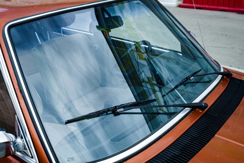 How to Replace Windshield Wipers guide to blade replacement, proper installation, windshield maintenance, seasonal inspections, and safe driving.