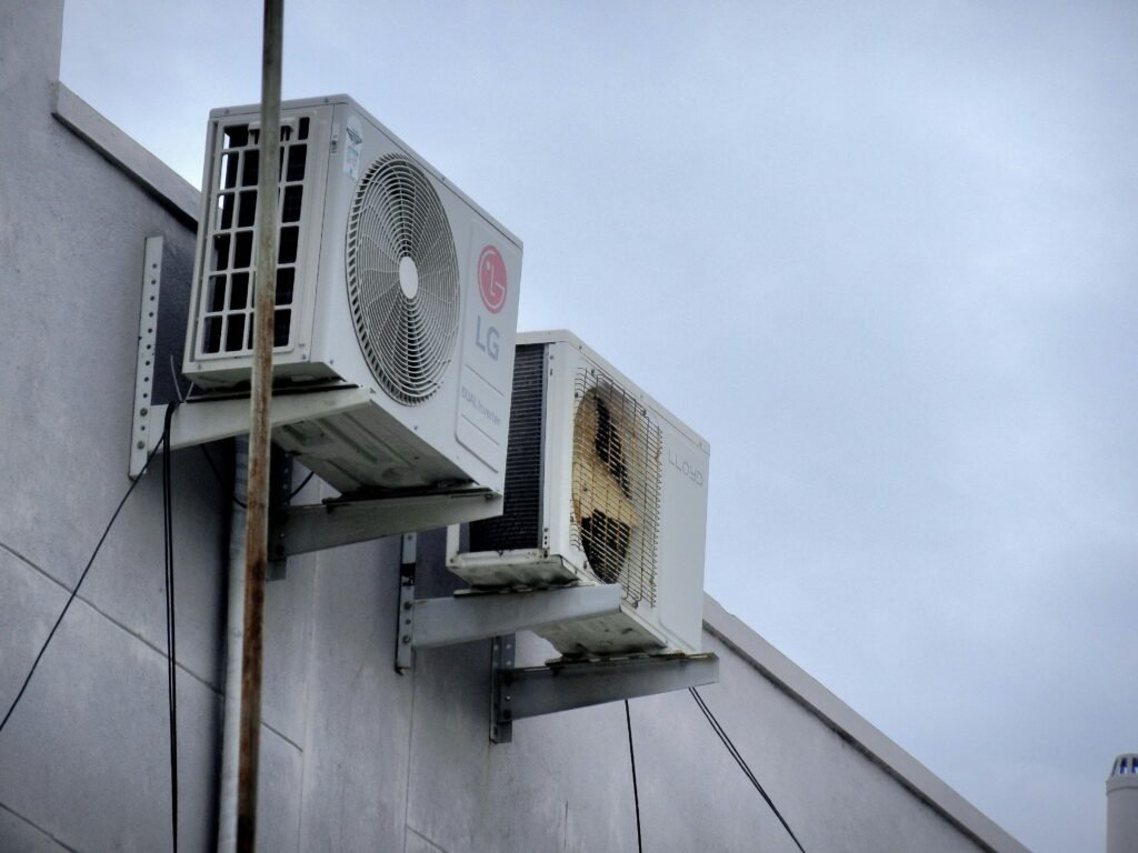 Breaking AC guide to air conditioner repairs, maintenance, cooling performance, breakdown causes, and HVAC care.