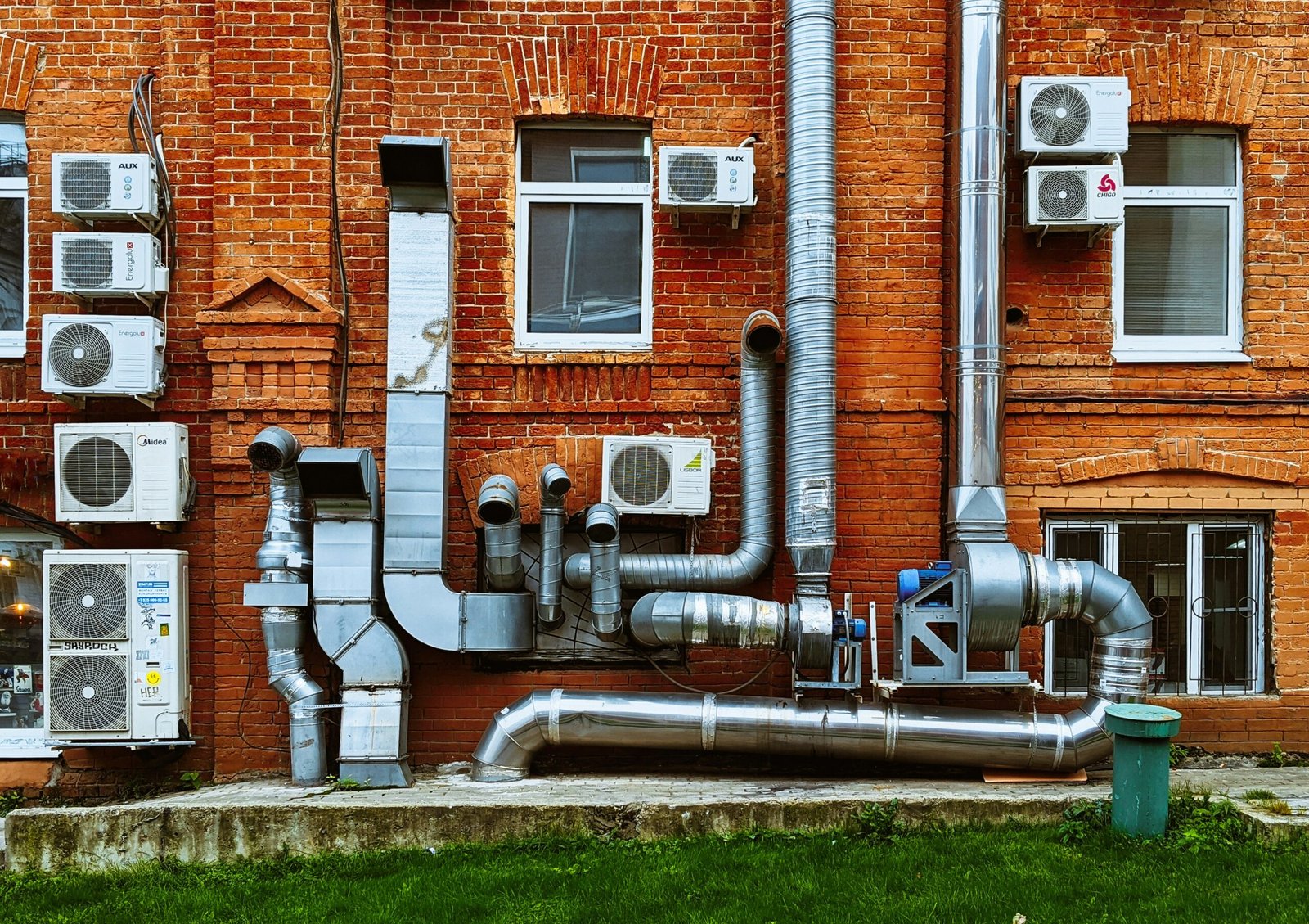 HVAC Maintenance Checklist featuring heating and cooling maintenance, energy efficiency, and seasonal inspections.